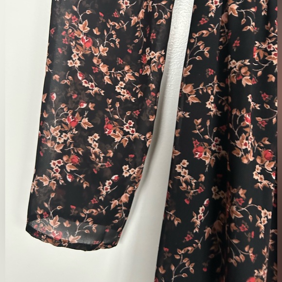EVER NEW — Floral Print Tiered Midi Dress (black floral) USA SIZE 2 - Picture 6 of 7